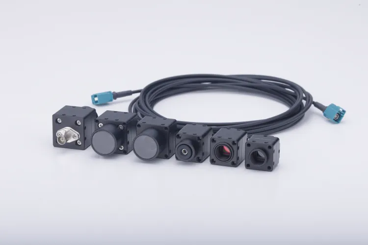 カメラ4台 GVIFカメラ STC-RBS/RCSシリーズ｜オムロンセンテック株式会社｜カメラ